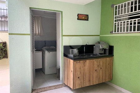 Sobrado à venda com 3 quartos em Vila Paulicéia, São Paulo, SP