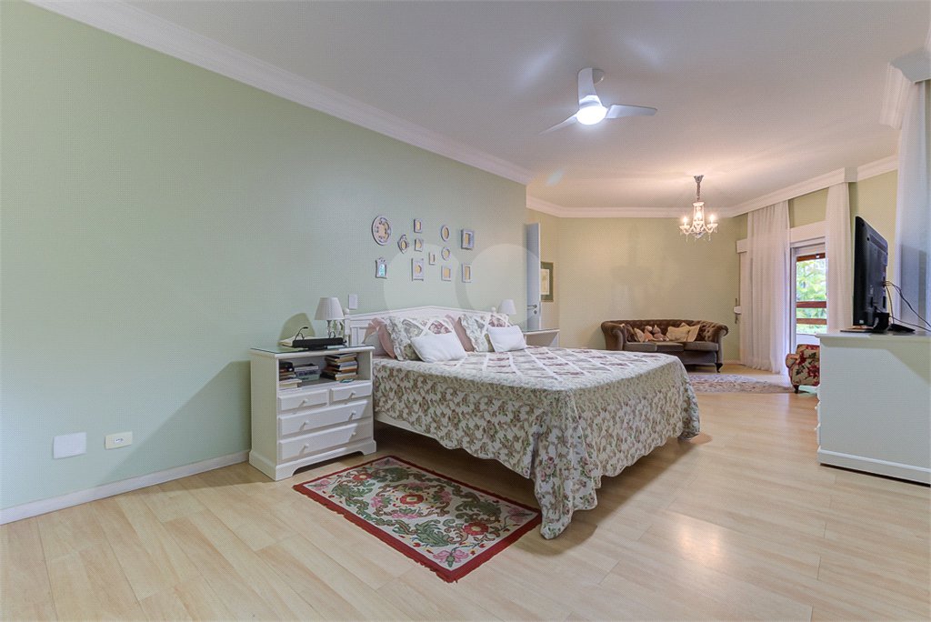 Casa à venda com 4 suítes no condomínio Vila Verde, São Paulo - SP