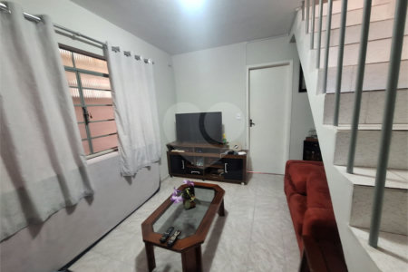 Sobrado à venda com 2 quartos em Vila Nivi, São Paulo, SP