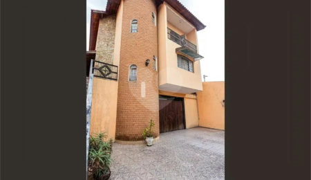 Sobrado à venda com 3 suítes em Vila Bonilha, São Paulo, SP