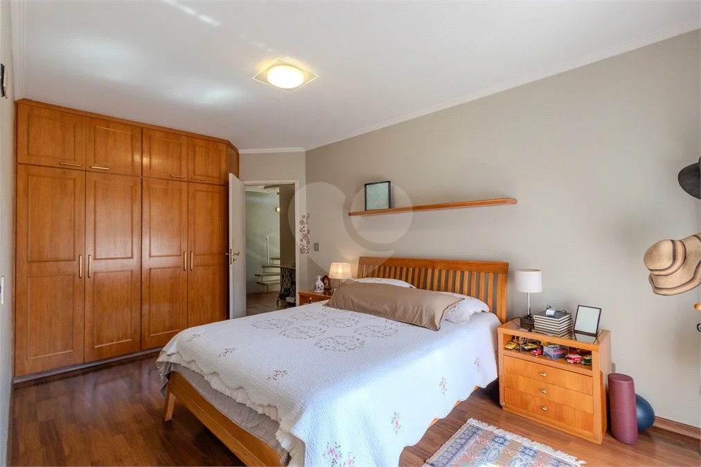 Casa à venda com 3 quartos, sendo 1 suíte, em Alto da Boa Vista, São Paulo, SP