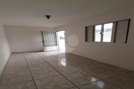 Casa à venda com 3 quartos, sendo 1 suíte,  em Rio Pequeno, São Paulo, SP
