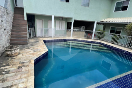Casa à venda com 5 quartos, sendo 1 suíte, no condomínio Residencial Green Ville, Rio de Janeiro - RJ