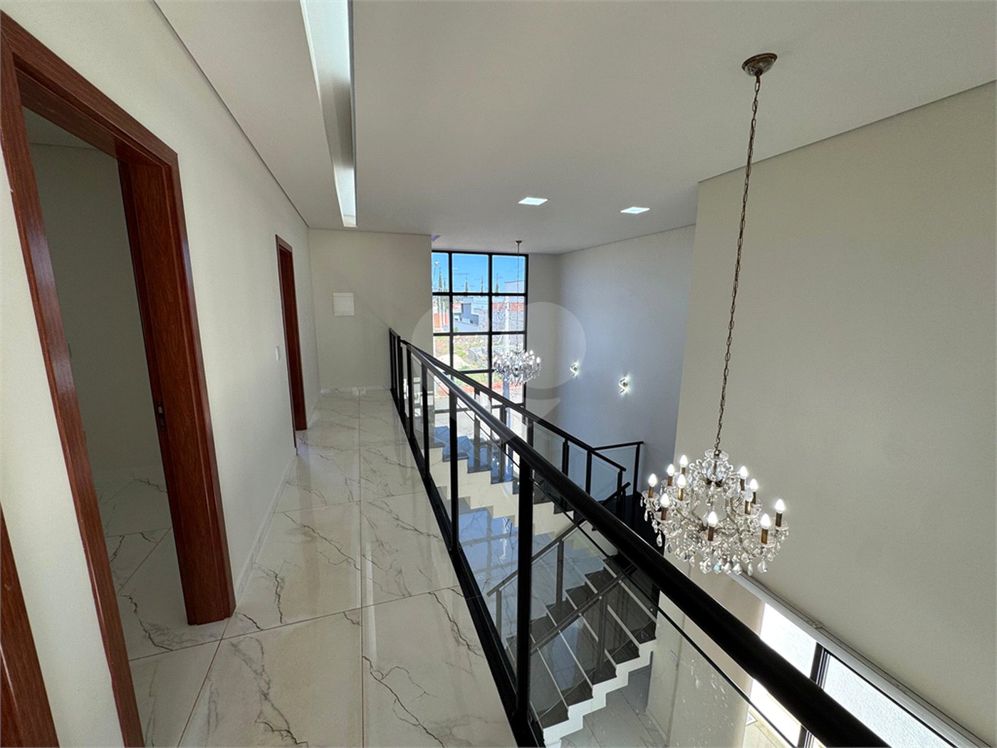 Casa à venda com 5 quartos, sendo 4 suítes, no condomínio Golden Ville, Itapetininga - SP