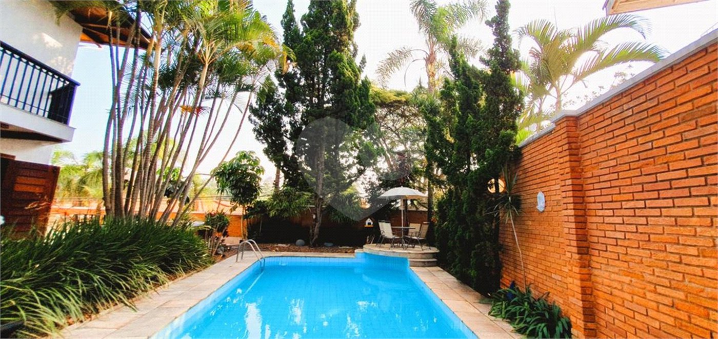 Casa à venda com 5 suítes em Jardim Leonor, São Paulo, SP