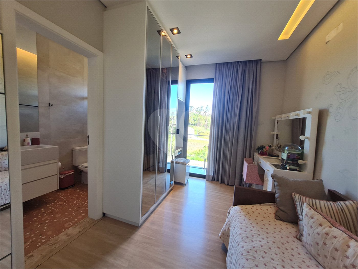 Casa à venda com 3 quartos, sendo 2 suítes, no condomínio Horizontes de Sorocaba, Sorocaba - SP