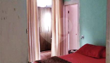 Sobrado à venda com 4 quartos em Parada Inglesa, São Paulo, SP