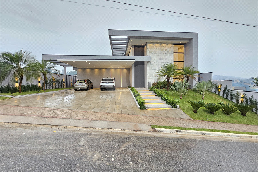 Casa à venda com 4 suítes no condomínio Villas do Jaguari, Santana de Parnaíba - SP