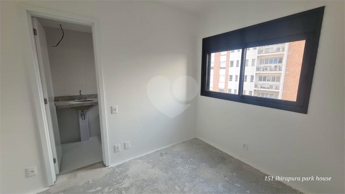 Apartamento à venda com 3 suítes em Moema, São Paulo, SP