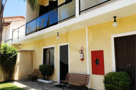 Casa à venda com 2 suítes, no condomínio Residencial Vitória Régia, Bertioga - SP