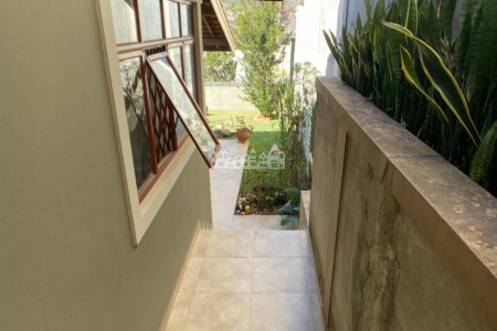 Casa à venda com 3 quartos, sendo 1 suíte, com vista deslumbrante em Recreio Maristela, Atibaia