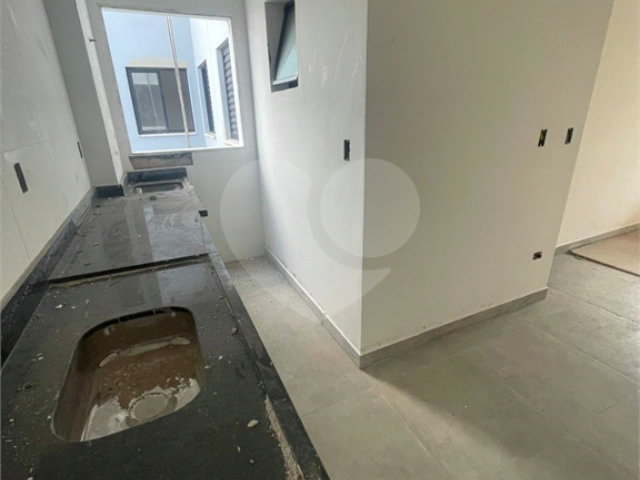 Casa à venda com 2 quartos, sendo 1 suíte,  no condomínio Residencial Calegari, São Paulo - SP