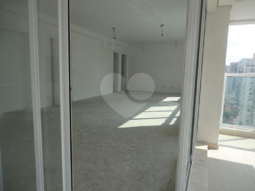 Apartamento à venda com 3 suítes em Campo Belo, São Paulo, SP