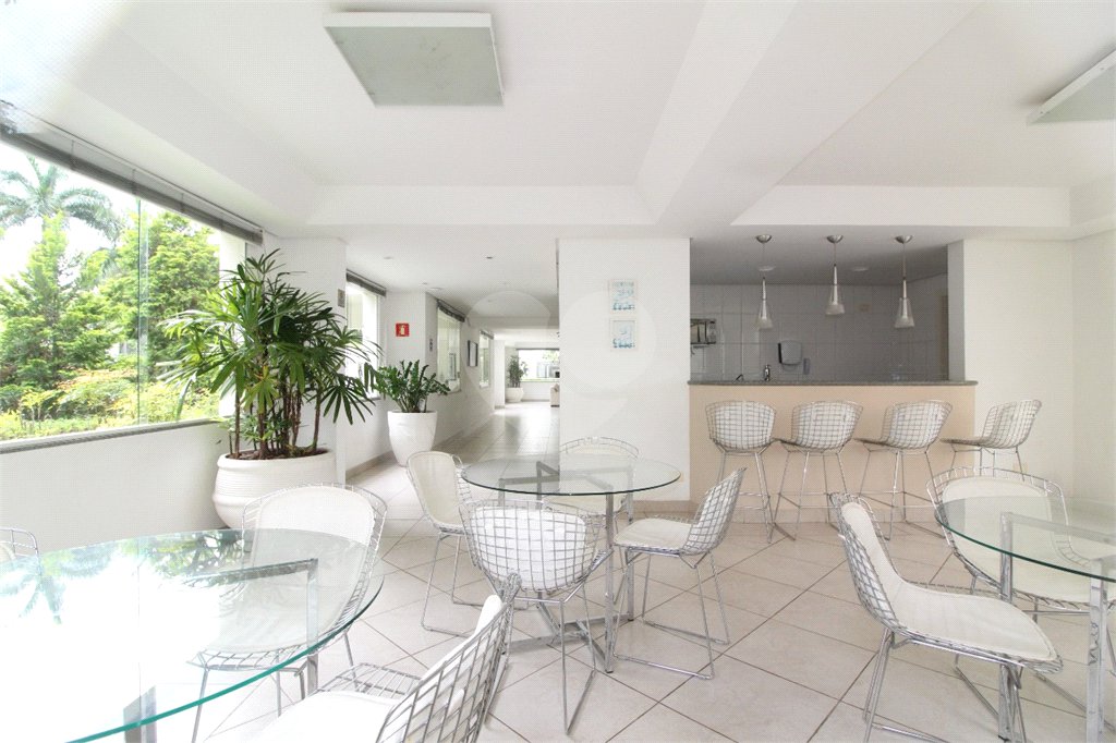 Apartamento à venda com 3 quartos, sendo 1 suíte, em Panamby, São Paulo, SP