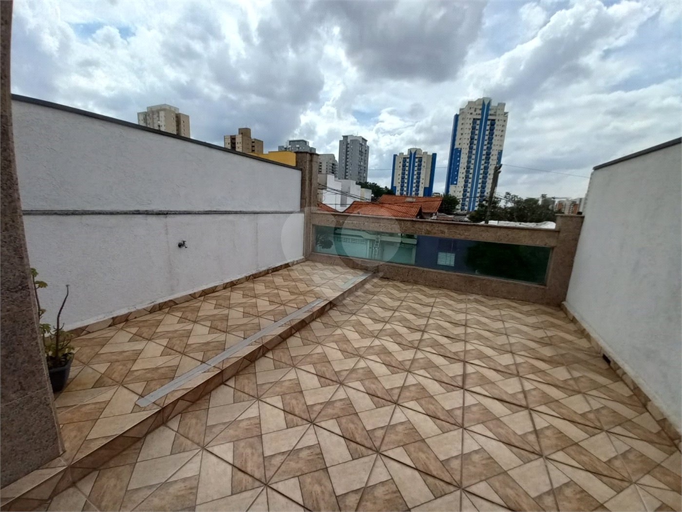 Sobrado à venda com 3 quartos, sendo 1 suíte, em Vila Lúcia, São Paulo, SP