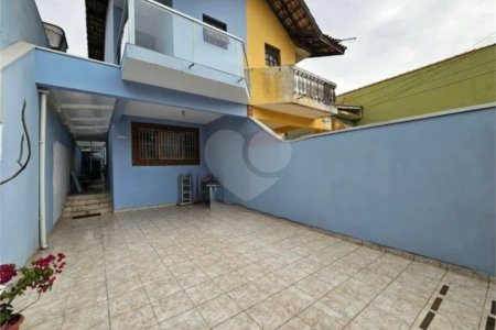 Sobrado à venda com 3 quartos, sendo 1 suíte, em Jardim Monte Kemel, São Paulo, SP