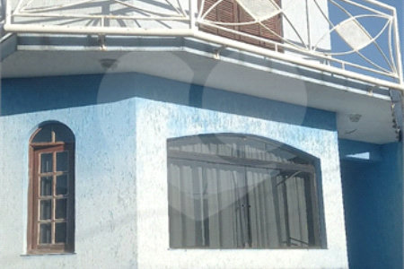 Sobrado à venda com 8 quartos, sendo 2 suítes,  em Vila Suissa, Mogi das Cruzes, SP