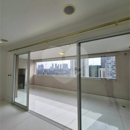 Apartamento para alugar com 3 quartos, sendo 2 suítes, em Brooklin Paulista, São Paulo, SP