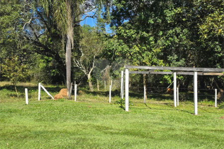 Chácara à venda com 4 quartos, sendo 1 suíte, em Cercadinho, Alambari, SP