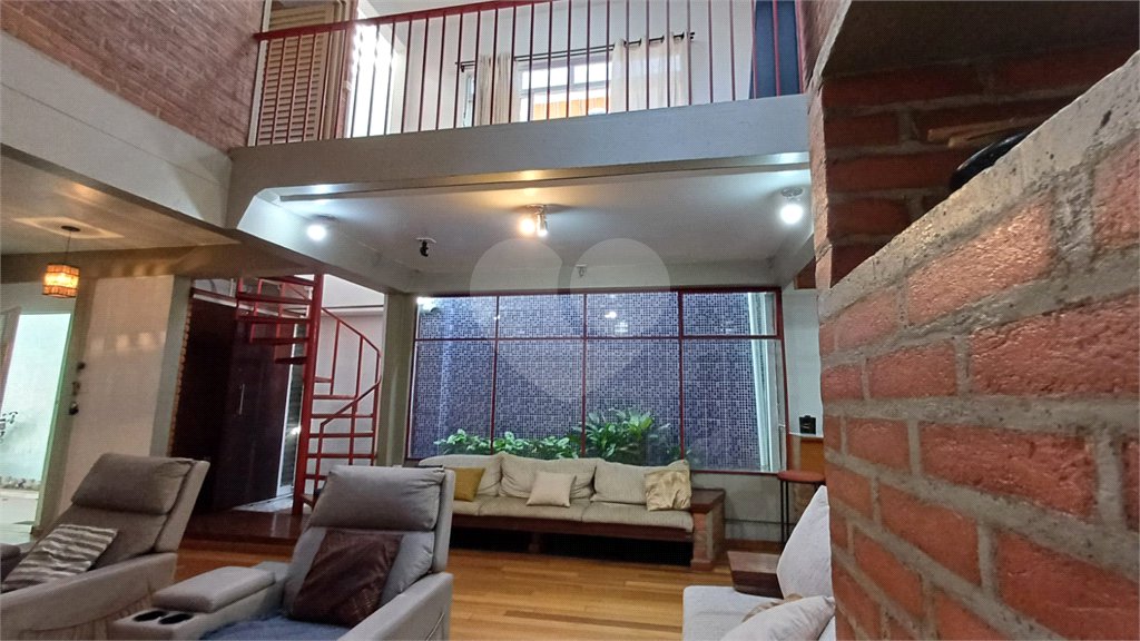 Sobrado à venda com 3 quartos, sendo 1 suíte, em Jabaquara, São Paulo, SP