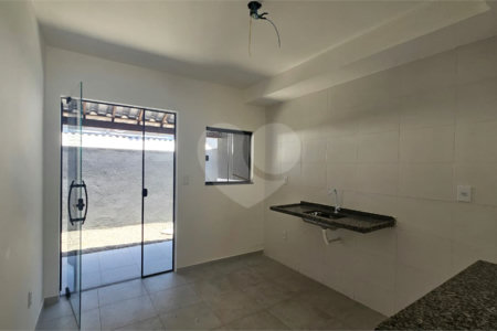 Casa à venda com 2 quartos no condomínio Mirela, Rio de Janeiro - RJ