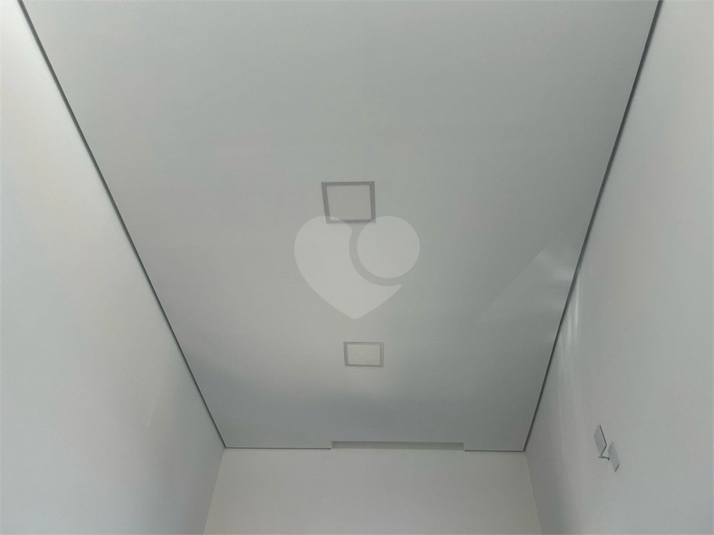 Casa à venda com 2 quartos, sendo 1 suíte,  no condomínio Residencial Marina, Itapetininga - SP