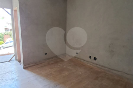 Sobrado à venda com 3 quartos, sendo 1 suíte,  em Vila Laís, São Paulo, SP