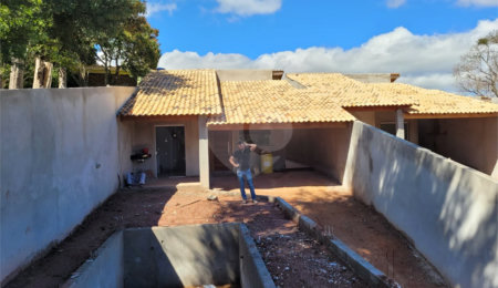 Casa à venda com 3 quartos, sendo 1 suíte,  no condomínio Vale dos Gansos, Mairiporã - SP