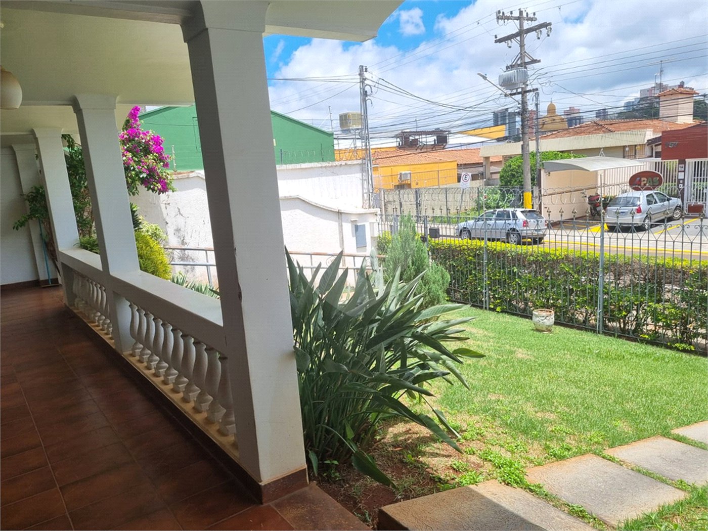 Casa comercial para locação no Centro