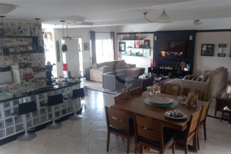Casa à venda com 3 quartos, sendo 2 suítes, em Jardim Imperial Hills III, Arujá, SP