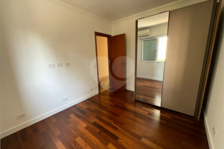Casa para alugar com 3 quartos, sendo 1 suíte, no condomínio Res Villeneuve, São Paulo - SP