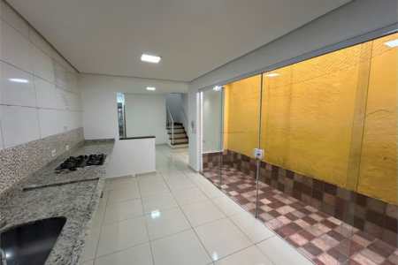 Casa de Vila para alugar com 4 suítes em Vila Romana, São Paulo, SP