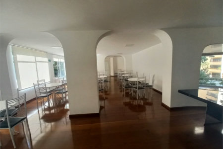 Apartamento à venda com 3 quartos, sendo 1 suíte,  em Vila Andrade, São Paulo, SP