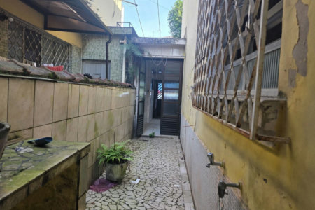 Sobrado com 3 dormitórios à venda, 129 m² por R$ 638.000,00 - Encruzilhada - Santos/SP