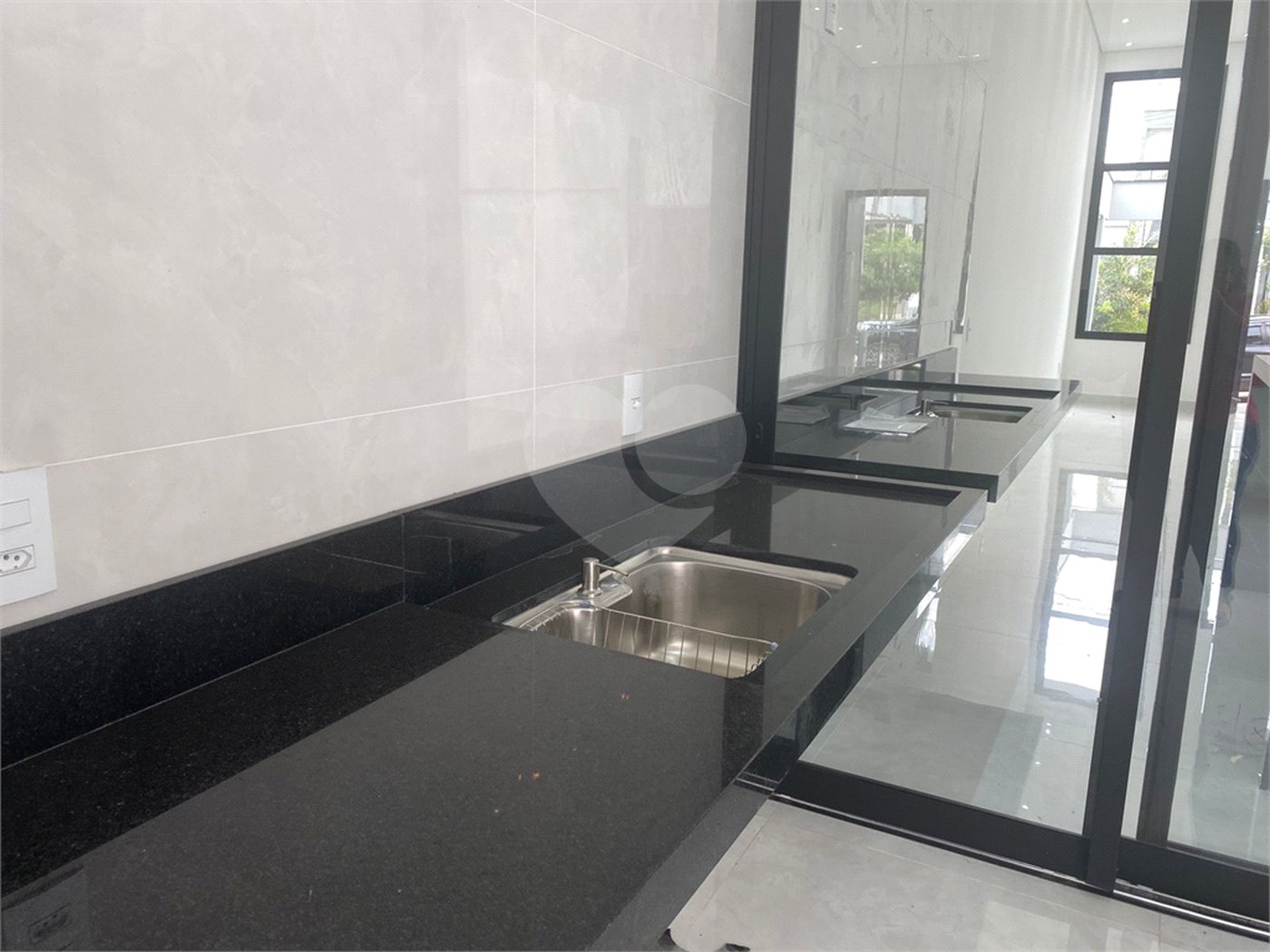 Casa à venda com 3 quartos, sendo 1 suíte, no condomínio Horto Florestal Villagio, Sorocaba - SP