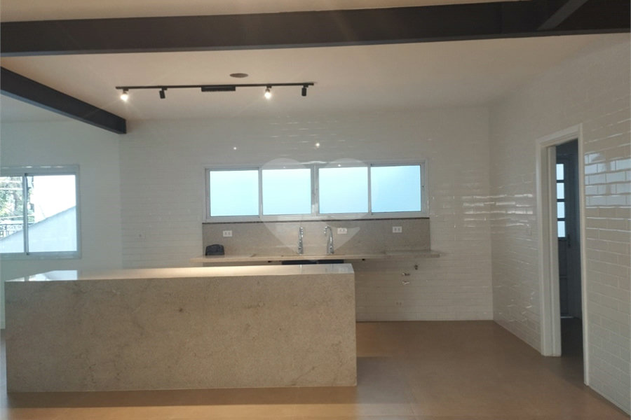 Casa Térrea à venda ou para alugar com 4 suítes em Jardim São Bento, São Paulo, SP