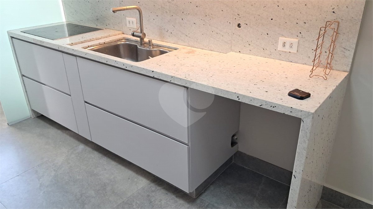 Apartamento para alugar com 3 quartos, sendo 2 suítes, em Jardim Marajoara, São Paulo, SP