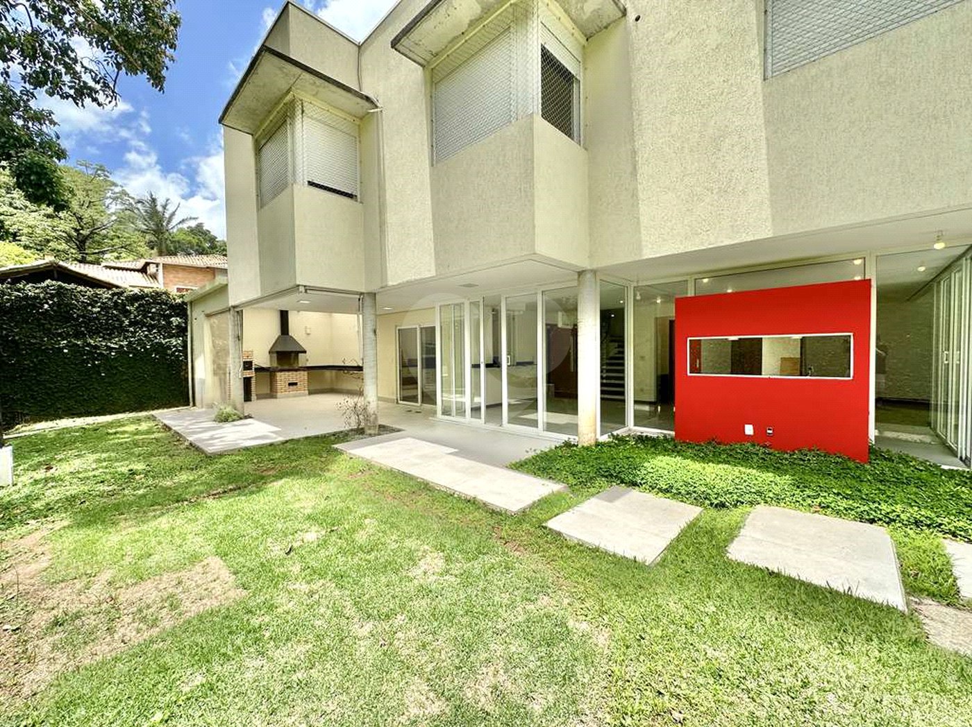 Casa à venda com 4 suítes no condomínio Recanto Impla, Carapicuíba - SP