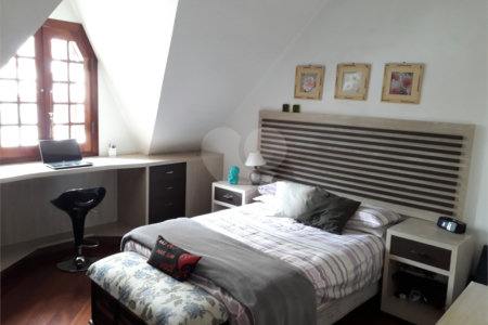 Sobrado à venda com 3 quartos, sendo 1 suíte, em Vila Suzana, São Paulo, SP