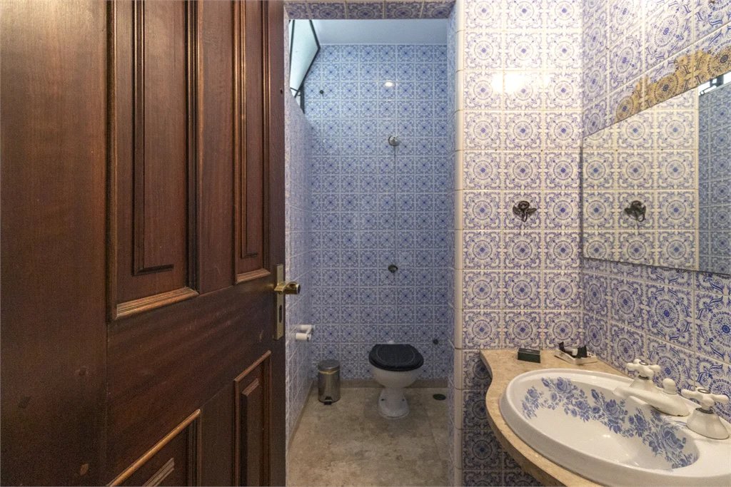 Sobrado à venda com 4 quartos, sendo 2 suítes, em Vila Morumbi, São Paulo, SP
