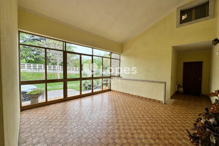 Casa multifamiliar à venda em Verona, Itália – 3 unidades e 12.000 m²