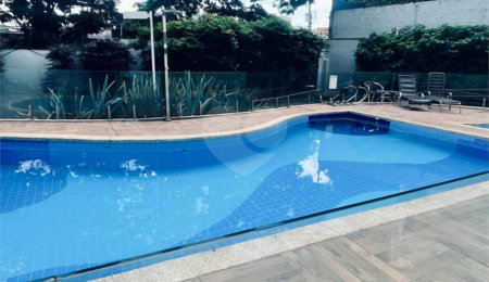 Apartamento à venda com 2 quartos em Parque Maria Domitila, São Paulo, SP