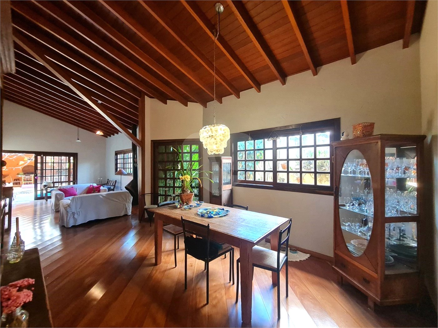 Casa Térrea à venda com 4 quartos, sendo 2 suítes, em Interlagos, São Paulo, SP