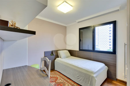 Apartamento à venda com 3 quartos, sendo 2 suítes, em Alto da Boa Vista, São Paulo, SP