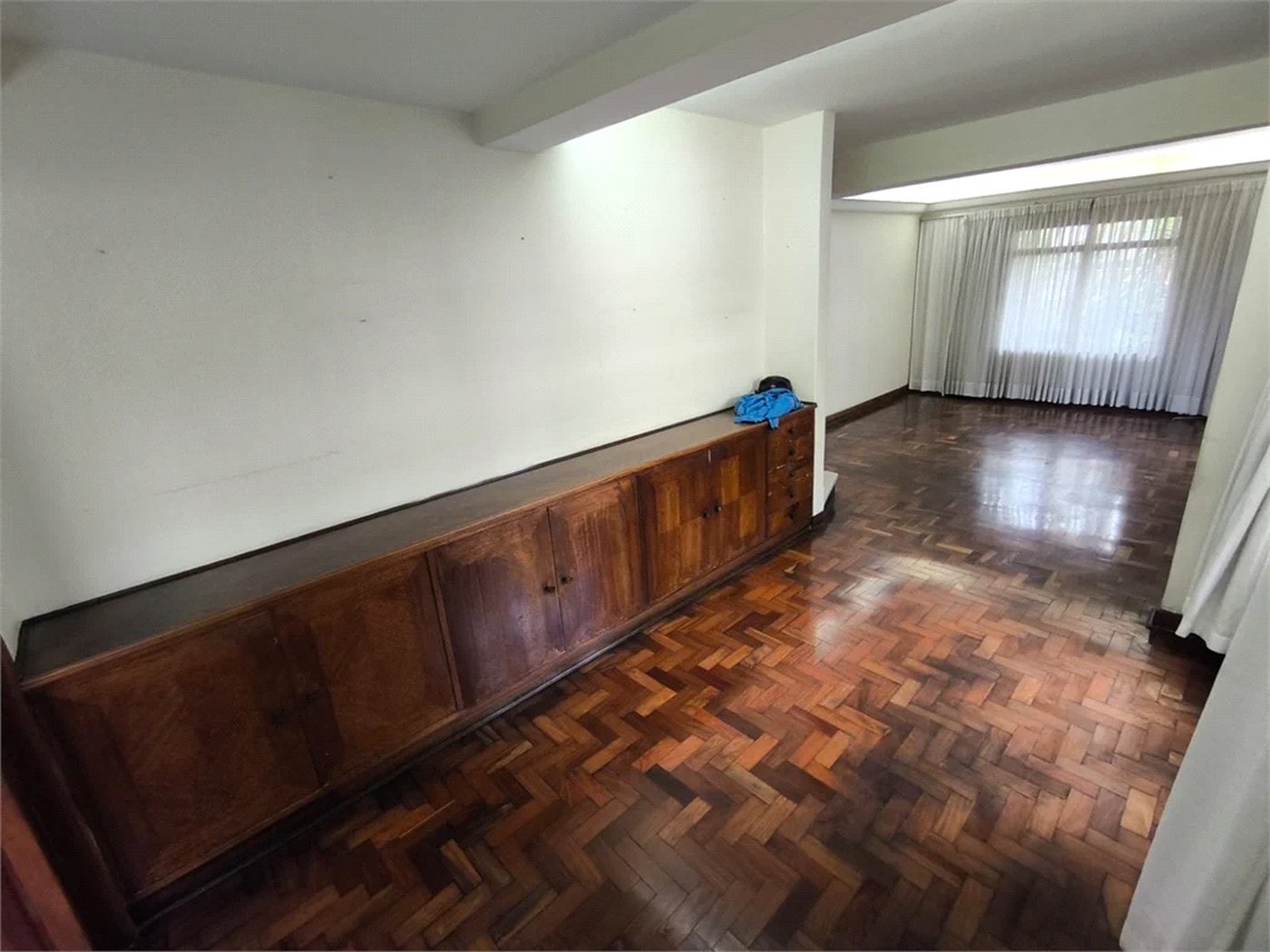 Sobrado à venda com 5 quartos, sendo 1 suíte, em Jardim Trussardi, São Paulo, SP