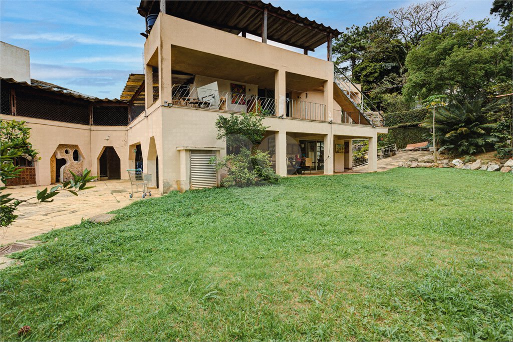 Sobrado à venda com 3 quartos, sendo 1 suíte, em Chácara Monte Alegre, São Paulo, SP