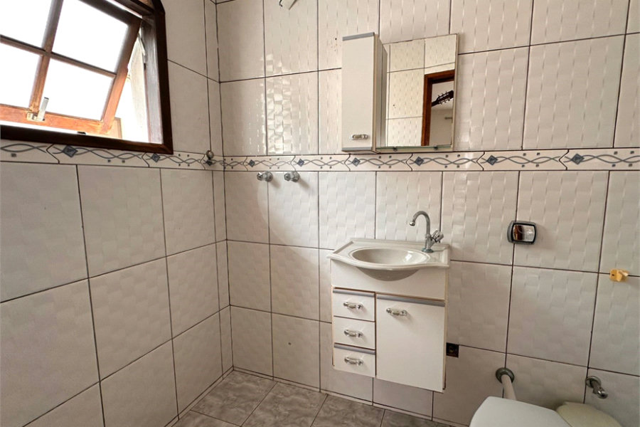 Casa à venda com 5 quartos, sendo 3 suítes, no condomínio Jd Itatinga, São Paulo - SP