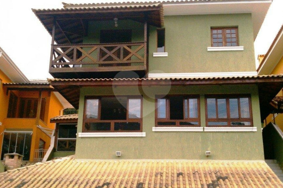 Casa à venda com 4 quartos, sendo 2 suítes,  em Horto, São Paulo, SP