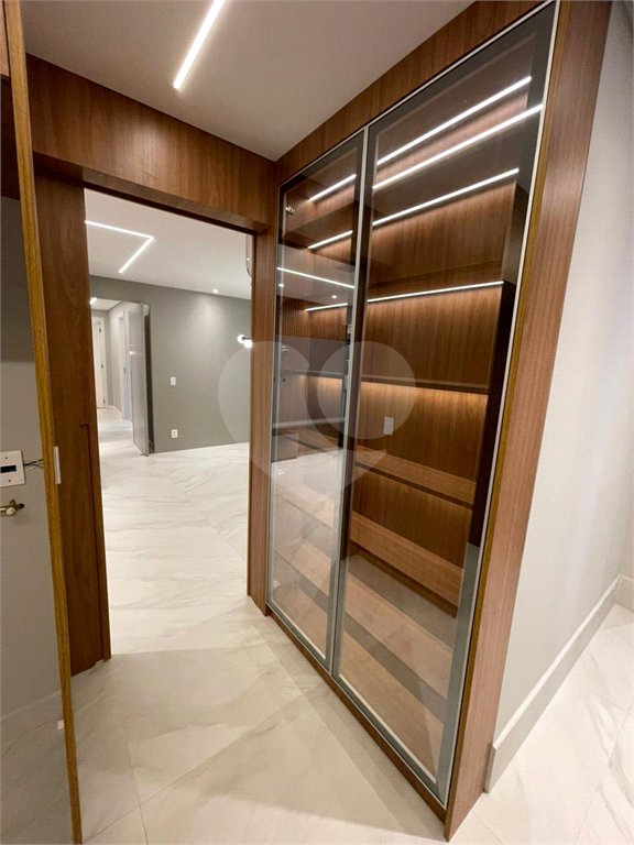 Apartamento à venda ou para alugar com 3 quartos, sendo 1 suíte, em Barra Funda, São Paulo, SP