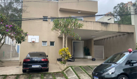 Casa à venda com 4 suítes no condomínio Granja Morumbi, São Paulo - SP